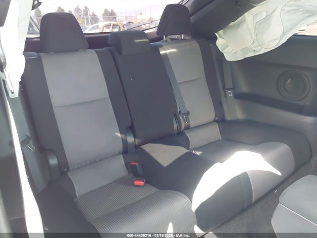 JTKJF5C78GJ015626 Scion TC