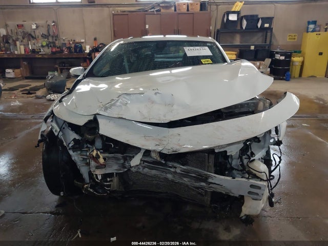 1G1ZE5ST2HF287047 Chevrolet MALIBU 1LT