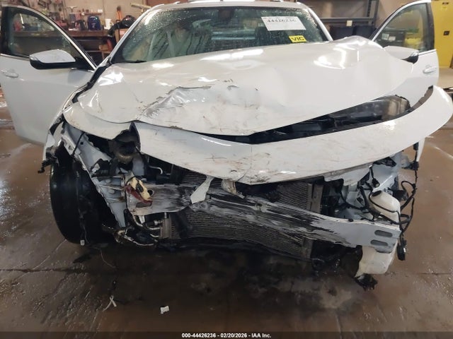 1G1ZE5ST2HF287047 Chevrolet MALIBU 1LT