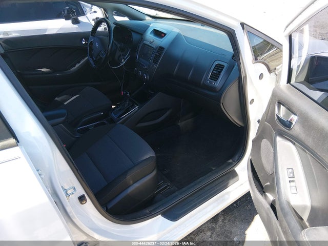 3KPFL4A7XHE121318 KIA FORTE S