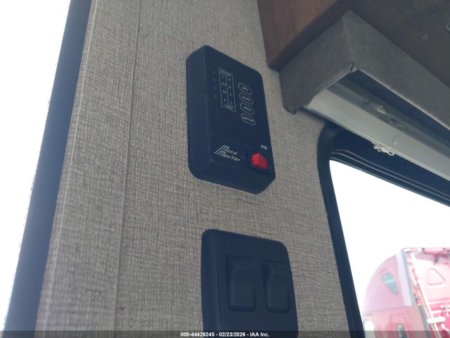 Продажа на аукционе авто 2017 Keystone Rv Summerland Mini 1800, vin: 4YDT18015HW152993, номер лота: 44426245