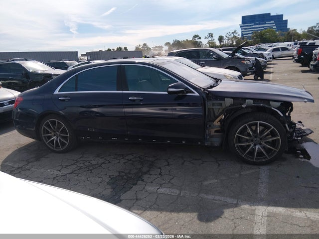 WDDUG8DB2JA380743 Mercedes-Benz S 560