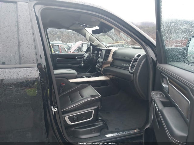 44426267 :رقم المزاد ، 1C6SRFJT5NN300547 vin ، 2022 Ram 1500 Laramie  4x4 5'7 Box مزاد بيع