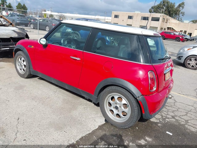 2005 MINI COOPER WMWRC33475TC56480 Photo 2