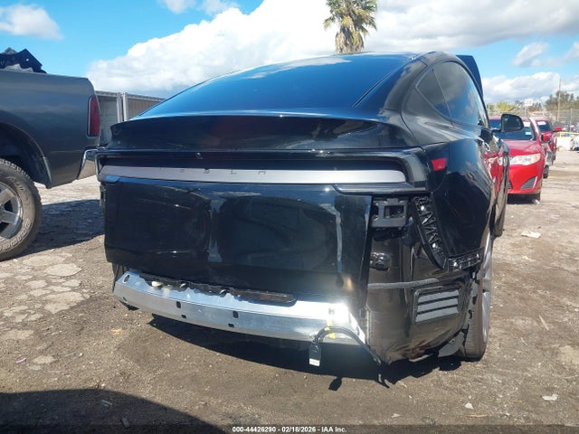 7SAYGDED2TF437380 Tesla Model Y Premium Rear-wheel Drive/standard Rear-wheel Drive