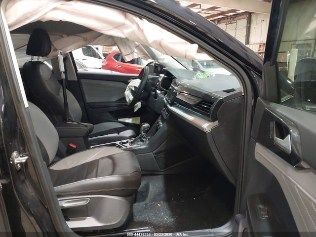 Продажа на аукционе авто 2024 Volkswagen Taos 1.5t Sel, vin: 3VV4X7B24RM037827, номер лота: 44426294