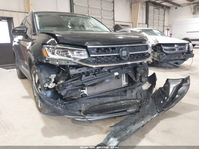 Продажа на аукционе авто 2024 Volkswagen Taos 1.5t Sel, vin: 3VV4X7B24RM037827, номер лота: 44426294