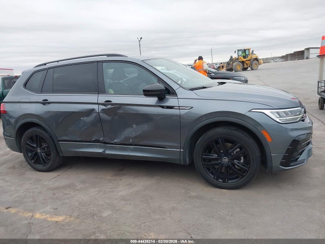 44426314 :رقم المزاد ، 3VVCB7AX5NM076461 vin ، 2022 Volkswagen Tiguan 2.0t Se R-line Black مزاد بيع