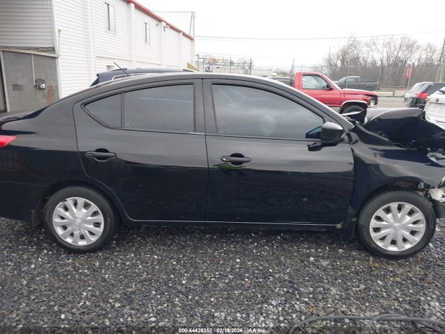 3N1CN7AP2JL887921 Nissan Versa 1.6 S+