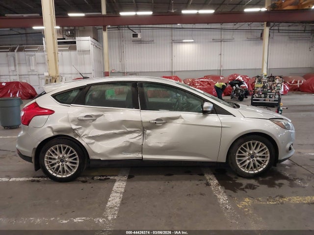 Ford Focus Titanium 2014 1FADP3N28EL463475 Image 13