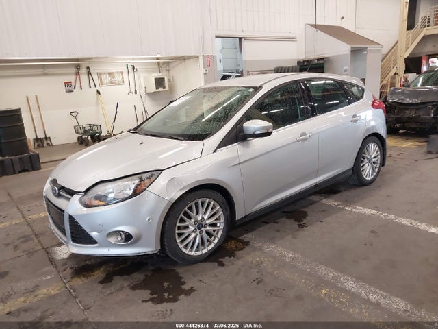 Ford Focus Titanium 2014 1FADP3N28EL463475 Image 2
