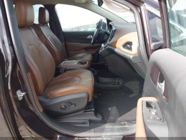 2C4RC1GG9HR561239 Chrysler Pacifica Limited