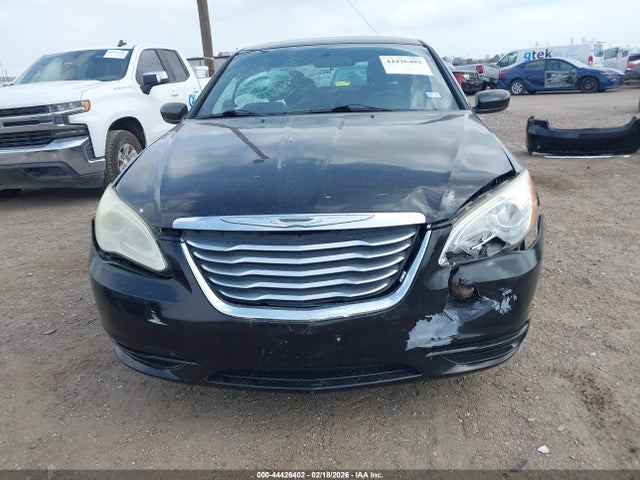 2012 Chrysler 200 Lx მანქანა იყიდება აუქციონზე, vin: 1C3CCBAB9CN104885, აუქციონის ნომერი: 44426402