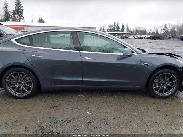 Продажа на аукционе авто 2020 Tesla Model 3 Standard Range Plus Rear-wheel Drive/standard Range Rear-wheel Drive, vin: 5YJ3E1EA1LF644232, номер лота: 44426403