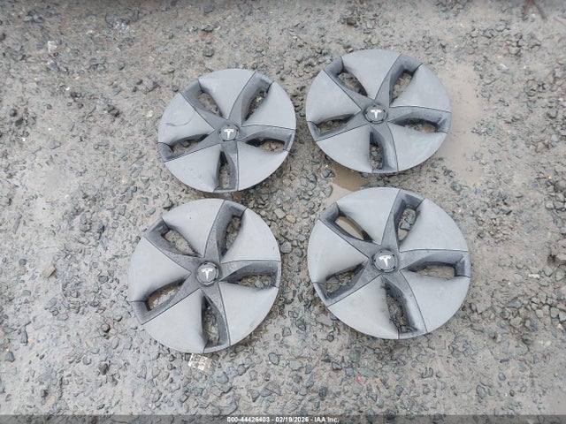 Продажа на аукционе авто 2020 Tesla Model 3 Standard Range Plus Rear-wheel Drive/standard Range Rear-wheel Drive, vin: 5YJ3E1EA1LF644232, номер лота: 44426403