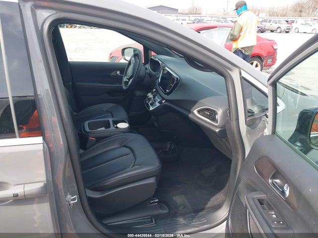 2025 CHRYSLER PACIFICA 2C4RC1BG2SR504315 Photo 4