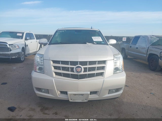 44426546 :رقم المزاد ، 1GYS3CEFXER109710 vin ، 2014 Cadillac Escalade Premium مزاد بيع