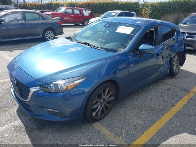 3MZBN1L36JM246469 Mazda Mazda3 Touring