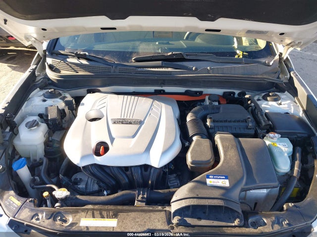 Hyundai SONATA HYBRID 2015 KMHEC4A48FA122013 Image 10
