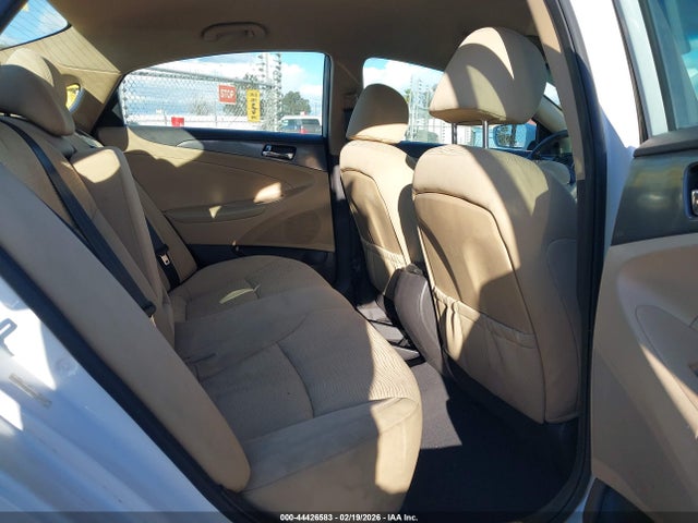 Hyundai SONATA HYBRID 2015 KMHEC4A48FA122013 Image 8