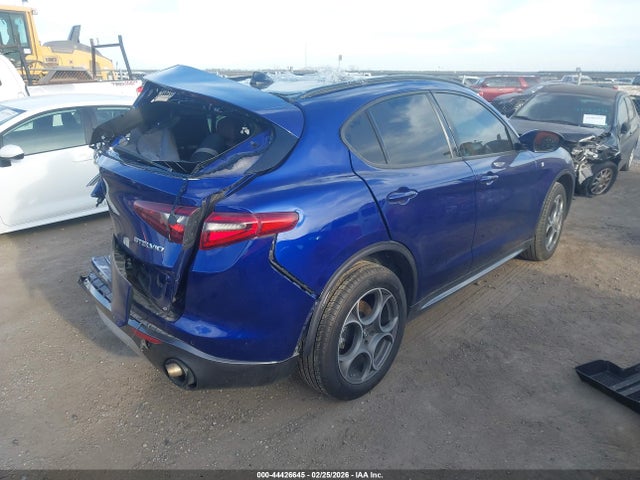 2022 ALFA ROMEO STELVIO ZASPAKBN7N7D30935 Photo 3