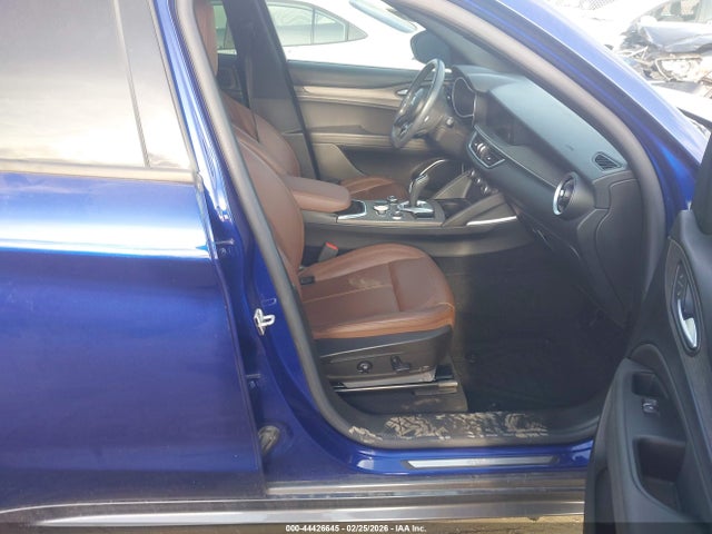2022 ALFA ROMEO STELVIO ZASPAKBN7N7D30935 Photo 4