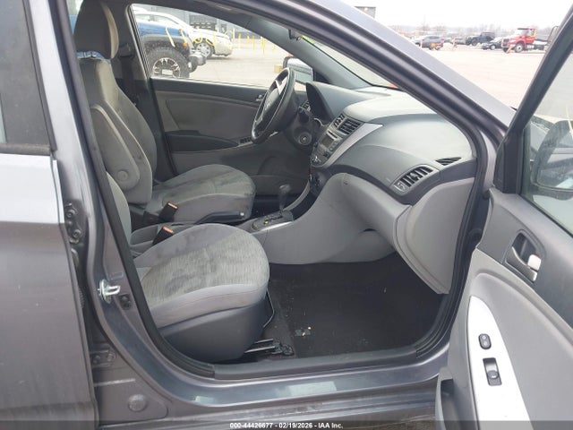 KMHCT4AE4HU318015 Hyundai ACCENT SE