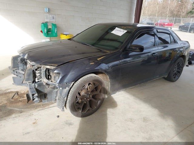 Chrysler 300 Touring 2019 2C3CCAAG6KH579598 Image 2