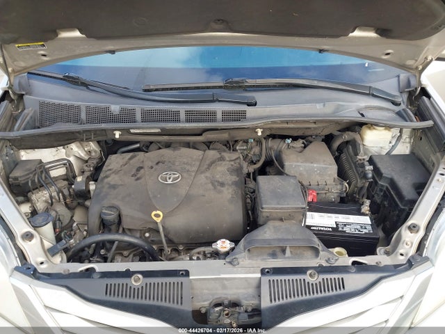 Toyota Sienna Le 8 Passenger 2017 5TDKZ3DC5HS843687 Image 10