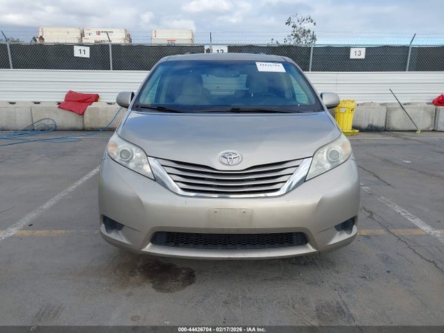 Toyota Sienna Le 8 Passenger 2017 5TDKZ3DC5HS843687 Image 12
