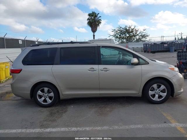 Toyota Sienna Le 8 Passenger 2017 5TDKZ3DC5HS843687 Image 13