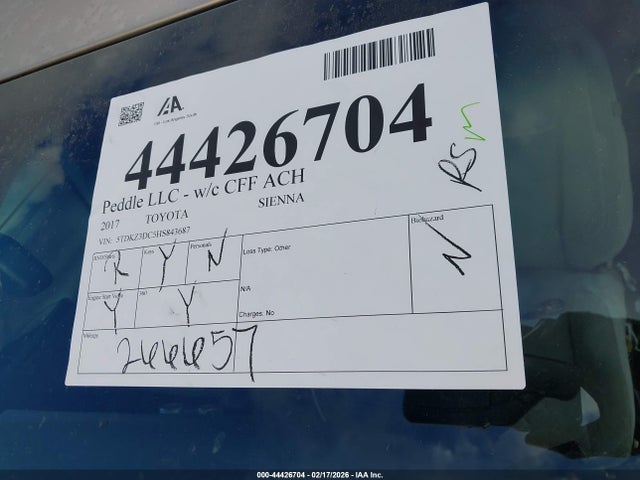 Toyota Sienna Le 8 Passenger 2017 5TDKZ3DC5HS843687 Image 17