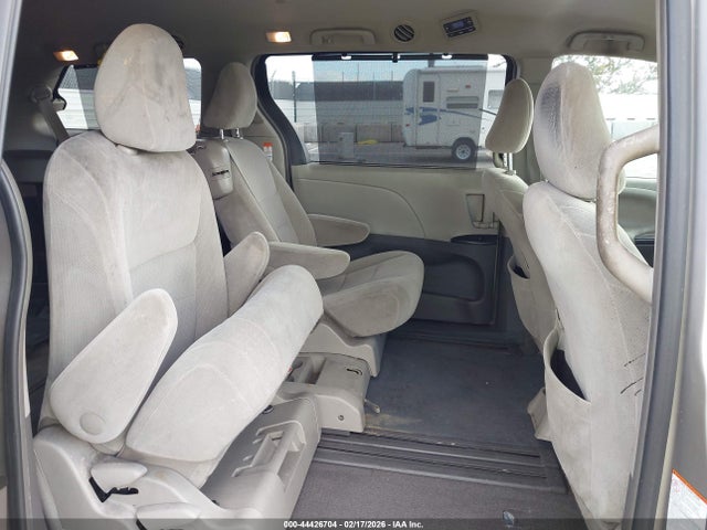 Toyota Sienna Le 8 Passenger 2017 5TDKZ3DC5HS843687 Image 8