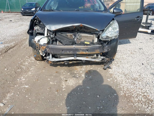 2014 TOYOTA PRIUS C JTDKDTB35E1067829 Photo 5