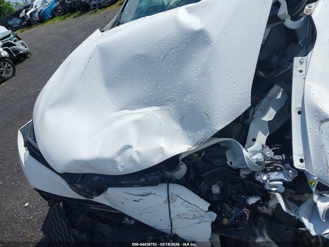JTMJFREV3GJ068812 Toyota RAV4 SE