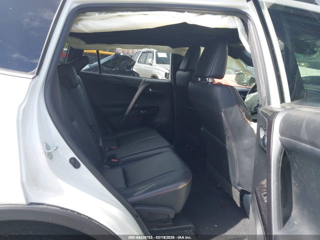 JTMJFREV3GJ068812 Toyota RAV4 SE