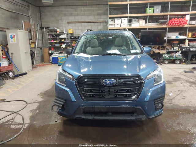 44426808 :رقم المزاد ، JF2SKADC6PH504370 vin ، 2023 Subaru Forester Premium مزاد بيع