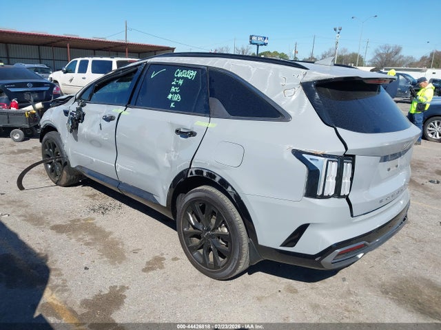 2022 KIA SORENTO 5XYRK4LF1NG151083 Photo 2