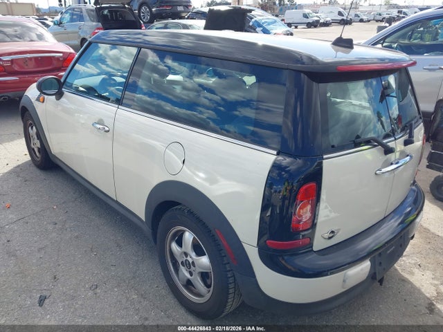 2009 MINI COOPER CLUBMAN WMWML33589TP98953 Photo 2