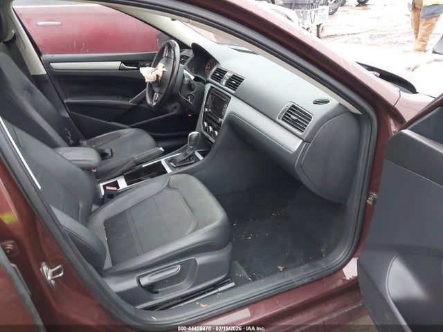 2012 Volkswagen Passat 2.5l Se მანქანა იყიდება აუქციონზე, vin: 1VWBP7A3XCC055352, აუქციონის ნომერი: 44426870