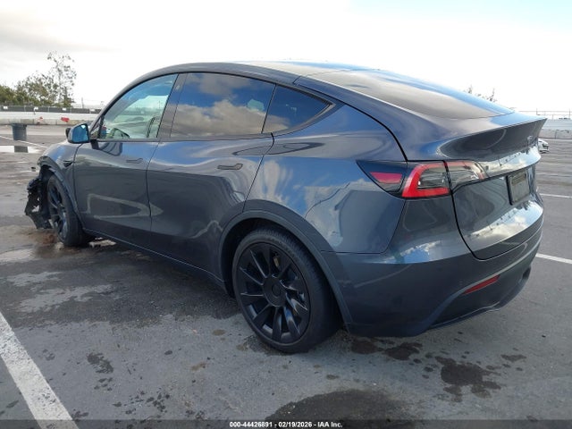 2020 TESLA MODEL Y 5YJYGDEE3LF041559 Photo 2