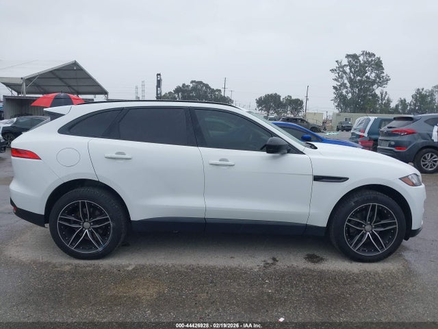 SADCJ2BN7HA095018 Jaguar F-pace 20d Premium