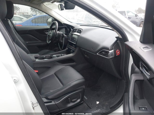 2017 JAGUAR F-PACE SADCJ2BN7HA095018 Photo 4