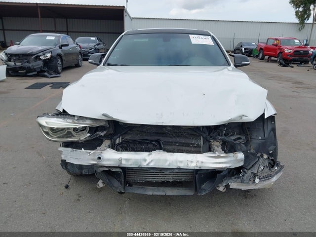 BMW 320i 2016 WBA8A9C56GK617541 Image 13