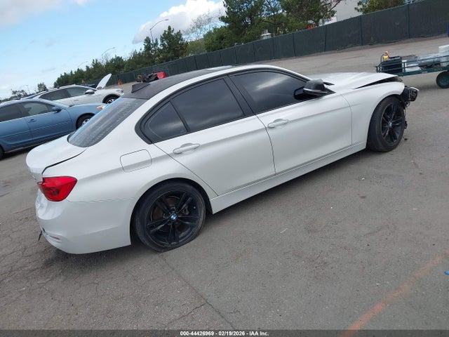BMW 320i 2016 WBA8A9C56GK617541 Image 4
