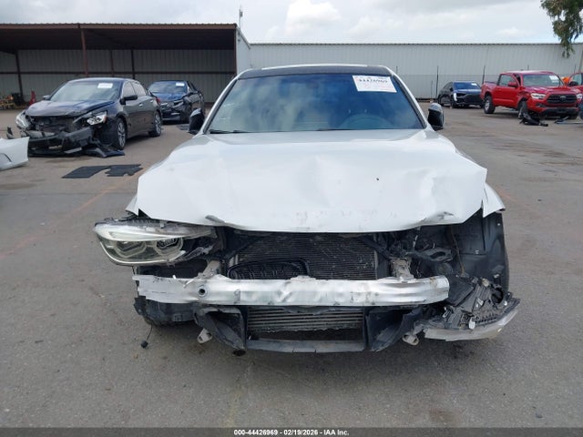 BMW 320i 2016 WBA8A9C56GK617541 Image 6