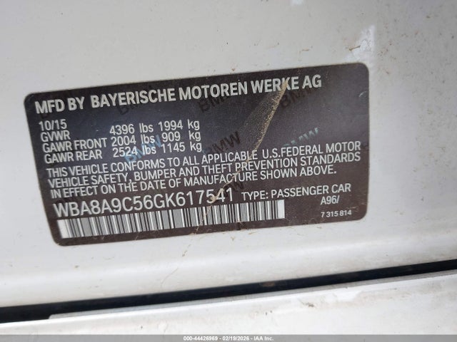 BMW 320i 2016 WBA8A9C56GK617541 Image 9
