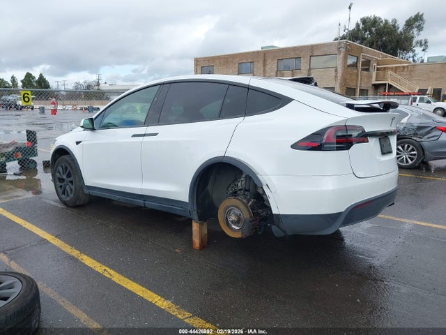 2022 TESLA MODEL X 7SAXCBE5XNF363455 Photo 2