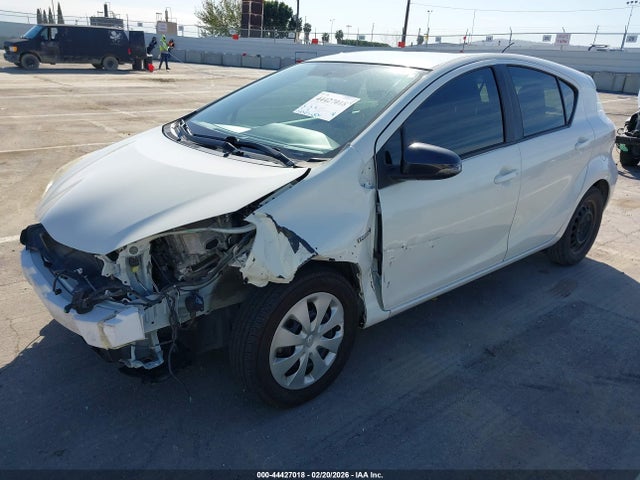 JTDKDTB39E1568996 Toyota Prius C Two