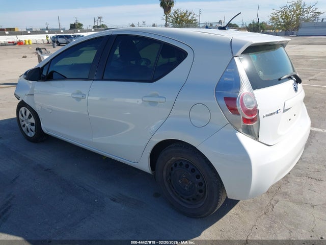JTDKDTB39E1568996 Toyota Prius C Two